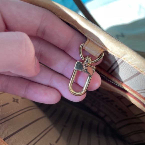 Like New - Louis Vuitton Neverfull PM - Picture 12 of 16